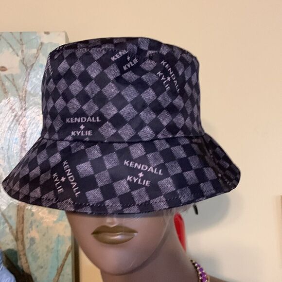 Kendall and Kylie bucket hat, your choice black/gray, blush/gray or orange/white - Picture 1 of 7